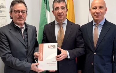 Unión Profesional de Granada entrega oficialmente la Guía de Peritos Judiciales